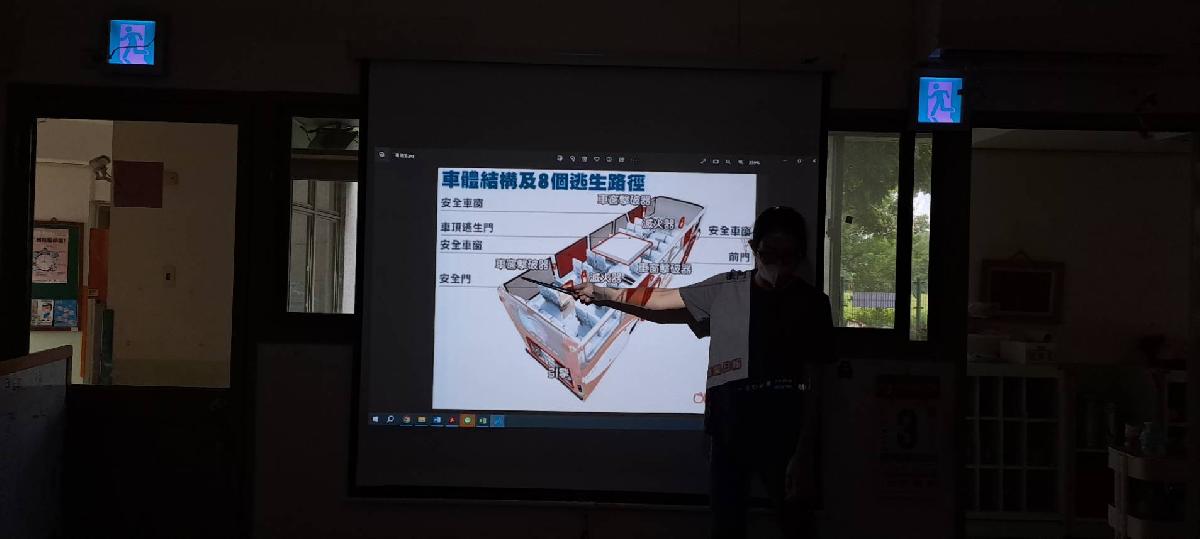 平鎮分班戶外教學安全宣導及遊覽車安全宣導照片