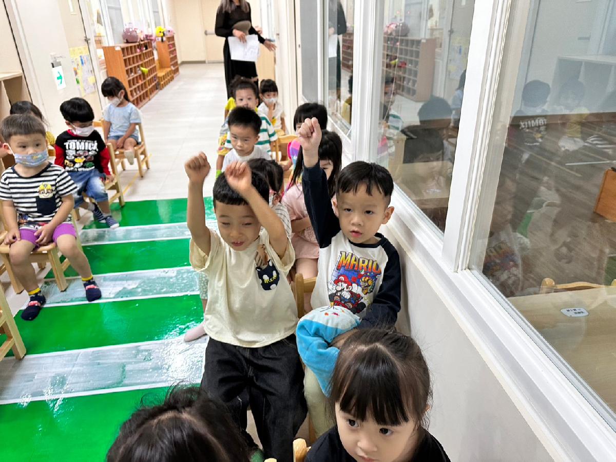 line_album_校外教學遊覽車宣導演練_231004_16