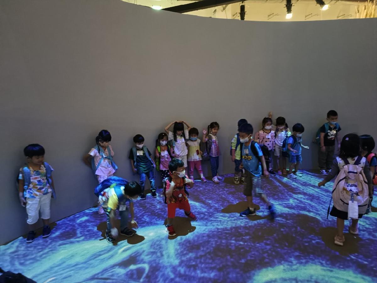 在博覽會開心玩的我們！