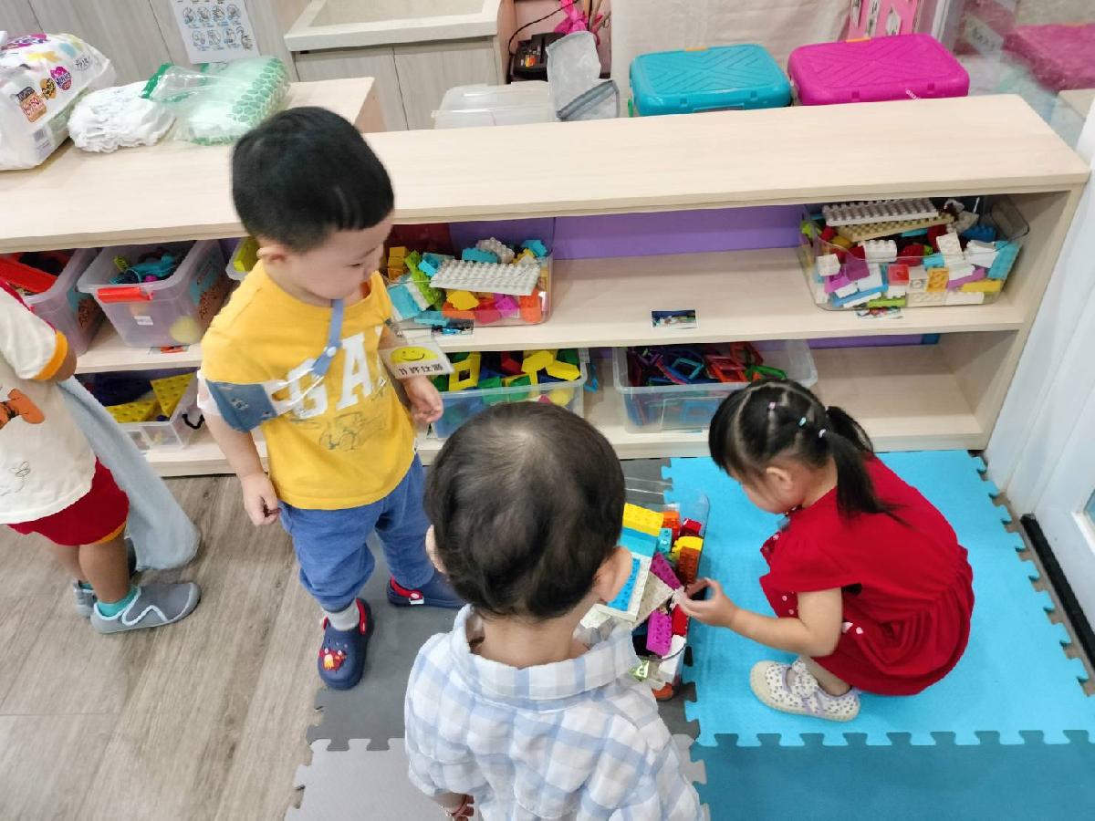 喜悅班玩好玩具，寶貝們一起來收拾