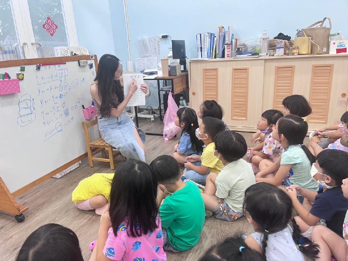 親愛班團討時間，和同學一起聊聊今天要做的事情~