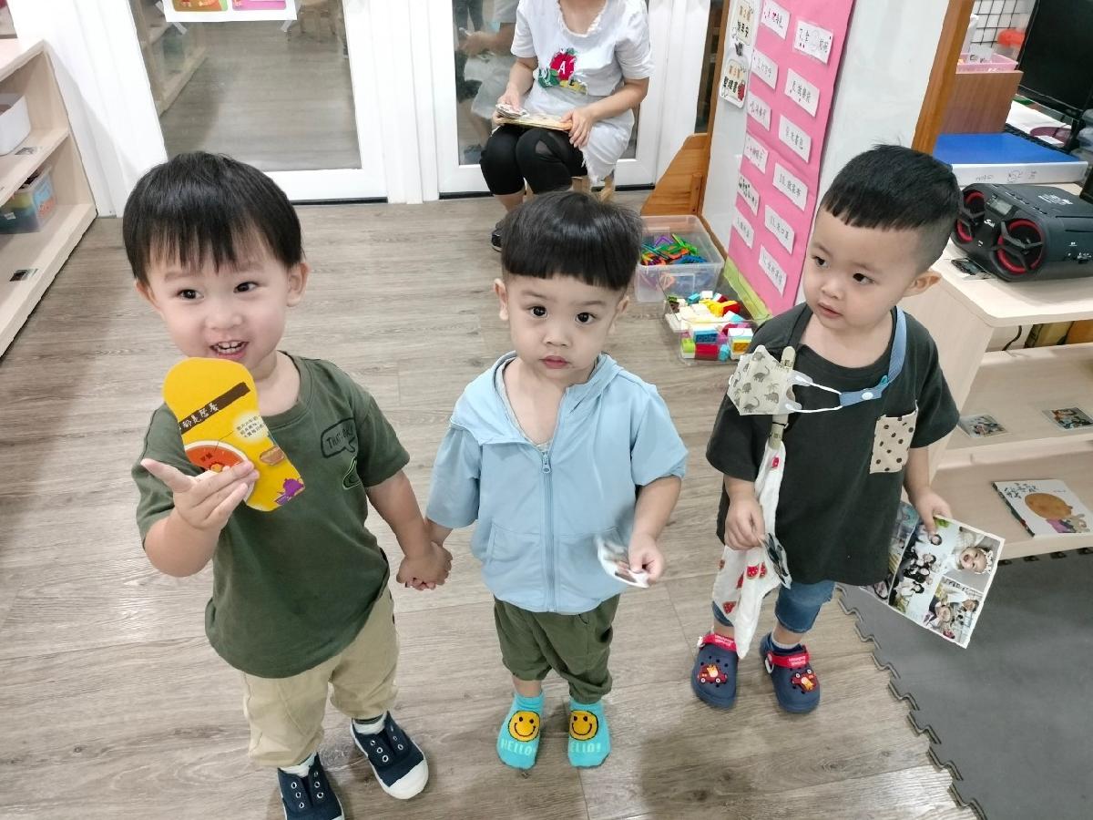 尋找好朋友：你是我的好朋友，我們一起牽手去學習區玩～