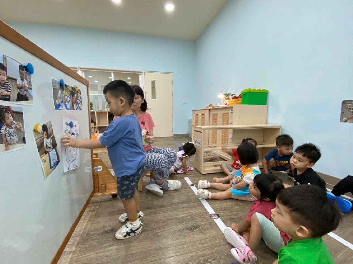 介紹美勞區教具，我來當小幫手示範給大家看!