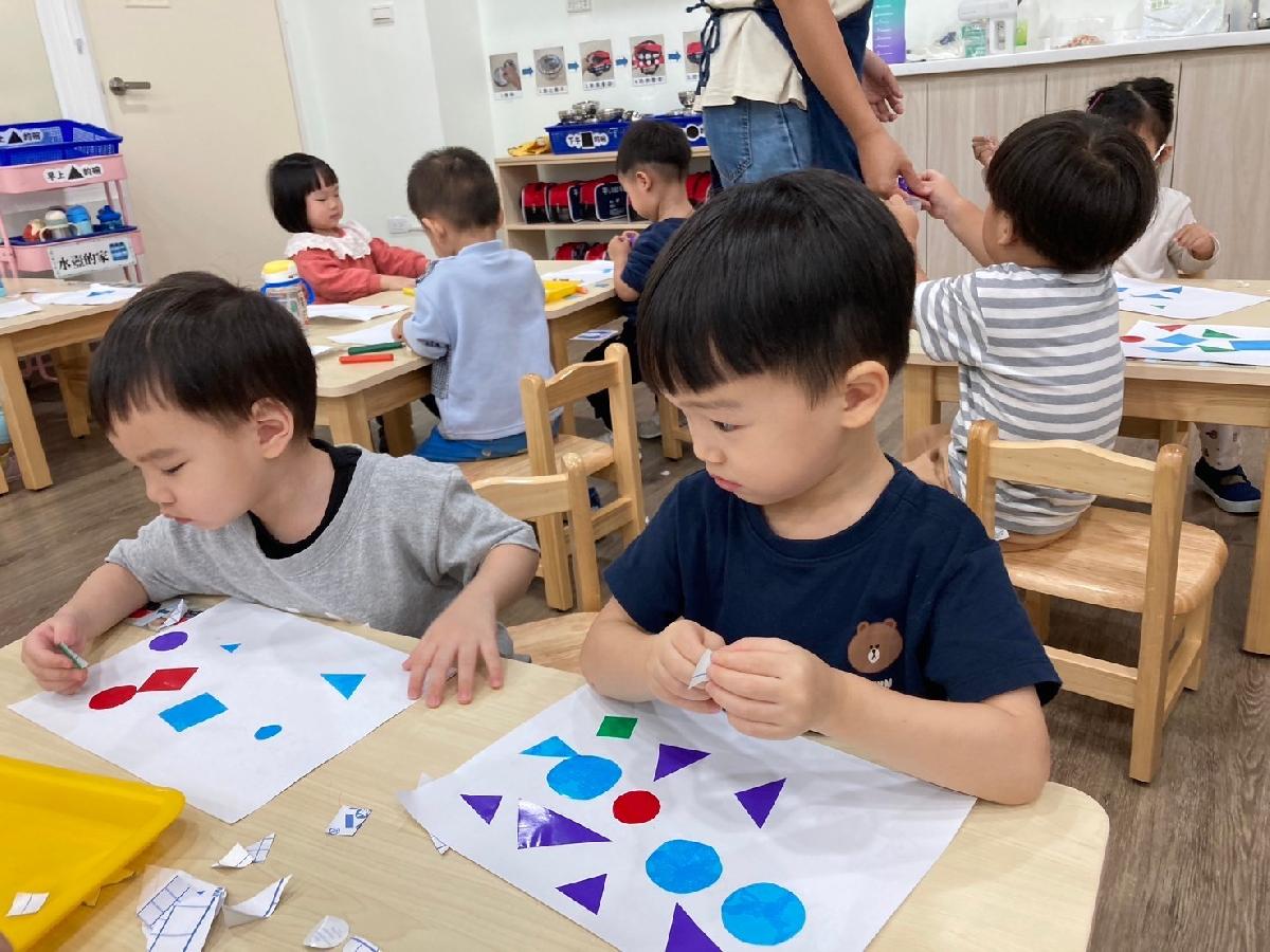 形狀拼貼創作~我是小小畢卡索！