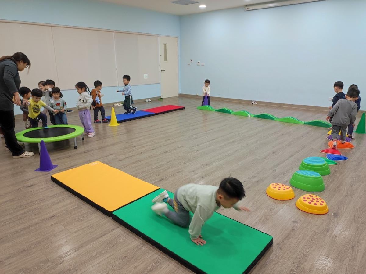 挑戰方形循環關卡，我們是體能高手!