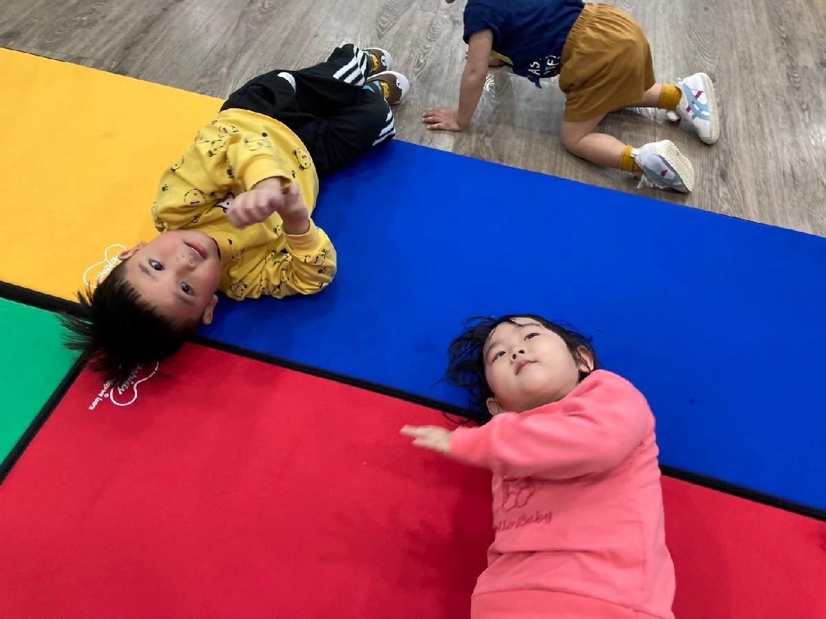 我會滾滾滾~好吃的烤玉米~烤好囉~