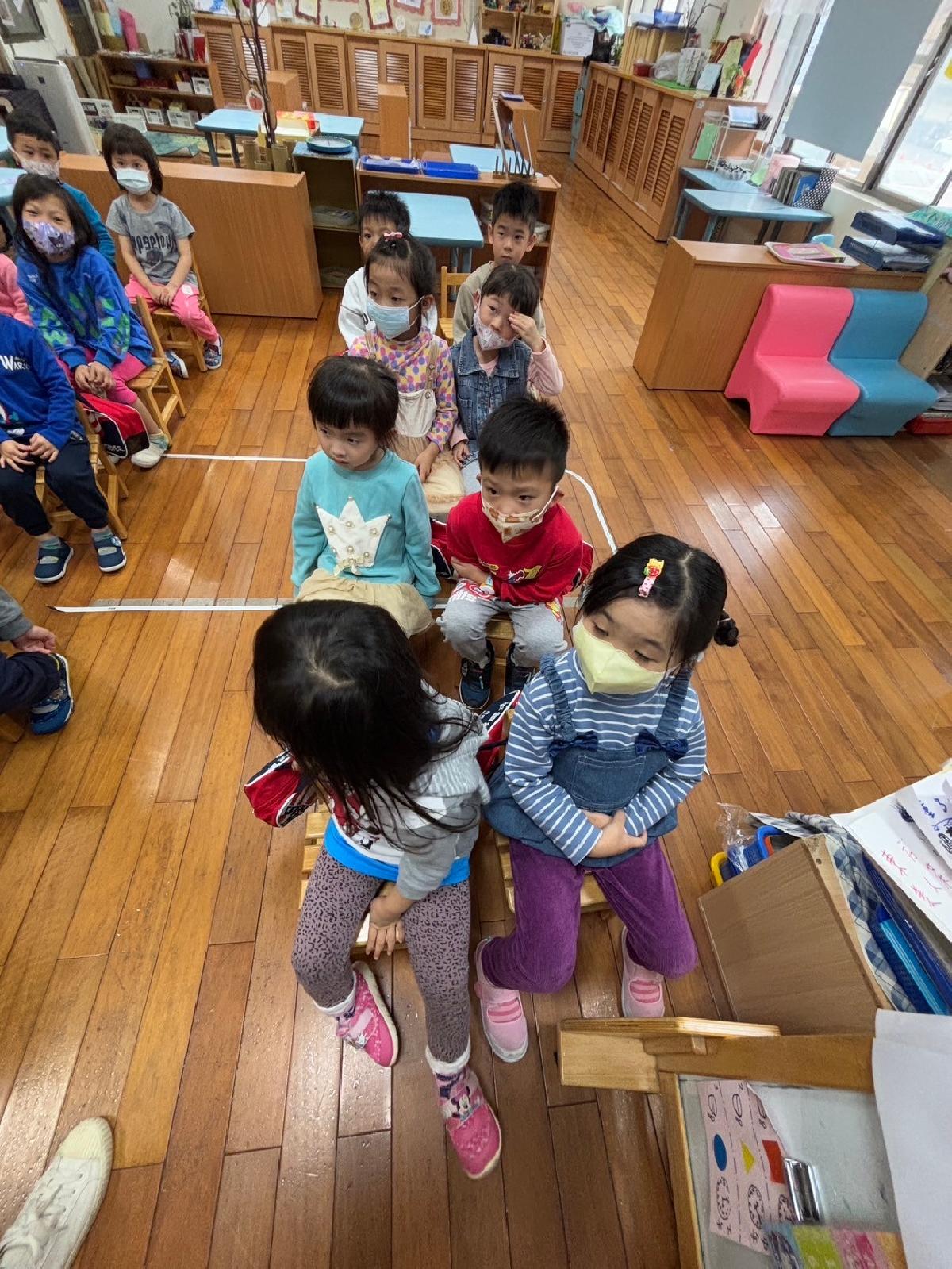 戶外教學行前安全教育宣導-模擬遊覽車逃生演練