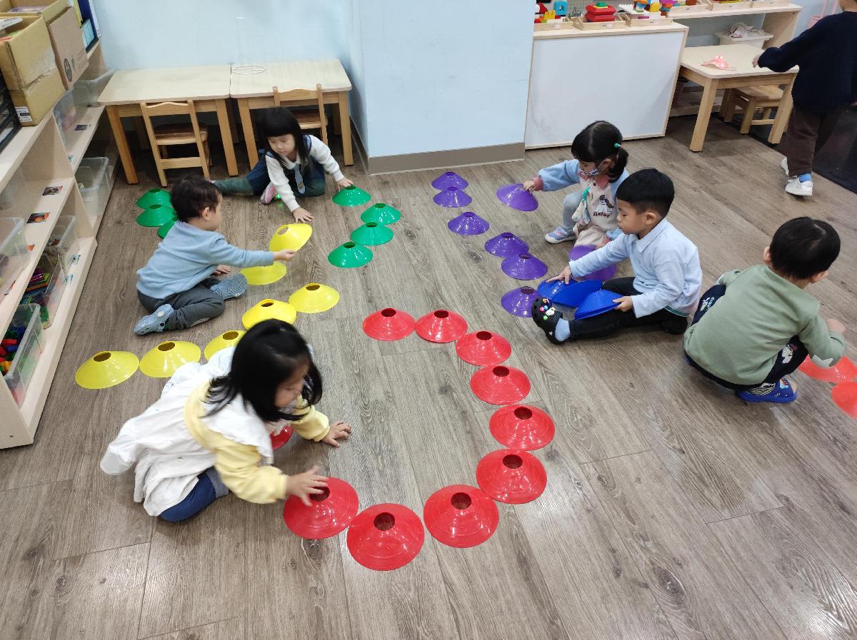 用角標來創作，大家用角標排成線，最後會變成什麼圖案呢