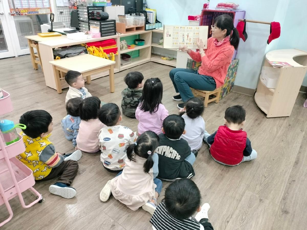 認識十二生肖的故事，寶貝們都聽得好認真