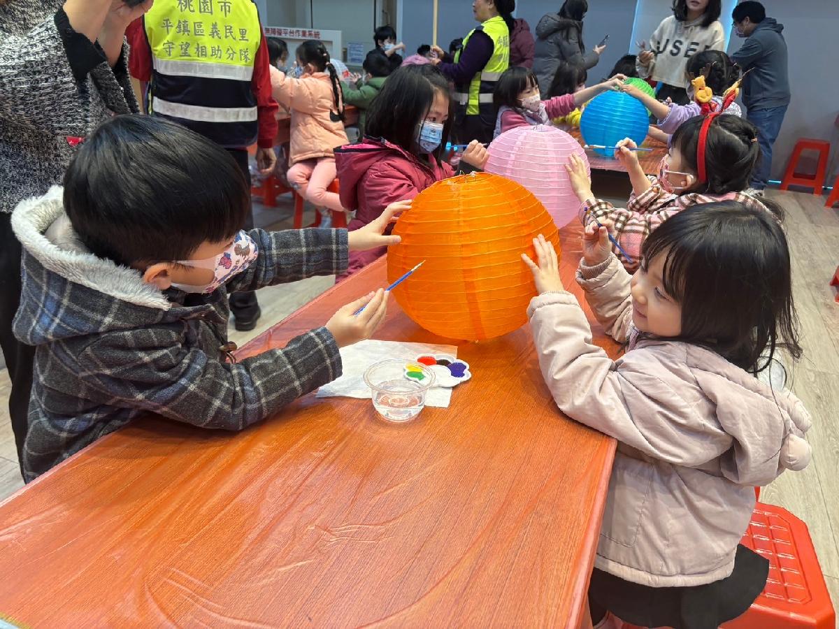 親愛班課程活動-花燈 (5)