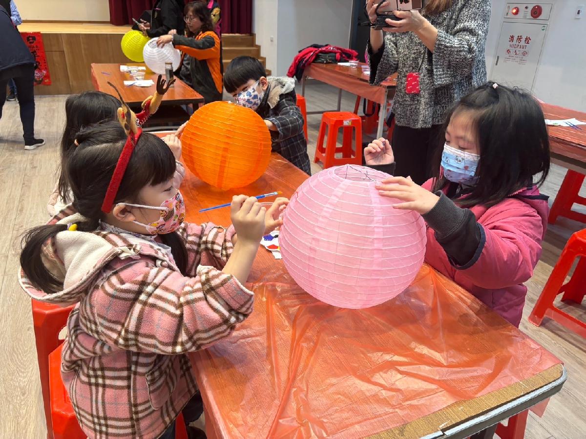 親愛班課程活動-花燈 (6)