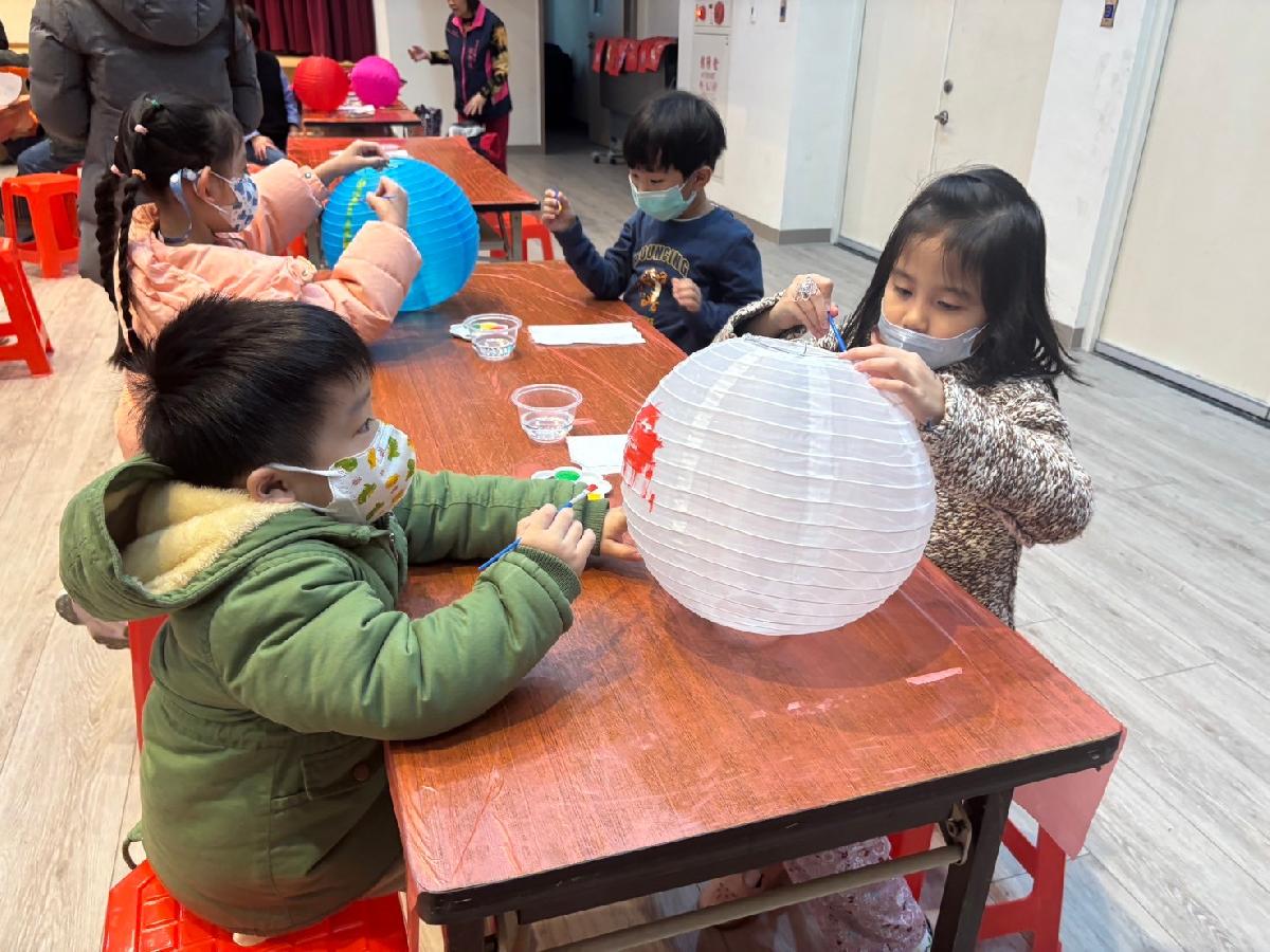 親愛班課程活動-花燈 (11)