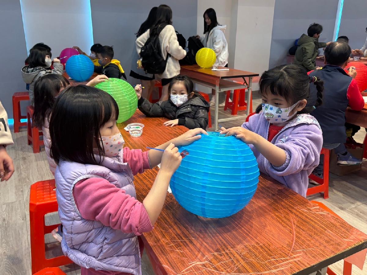 親愛班課程活動-花燈 (13)