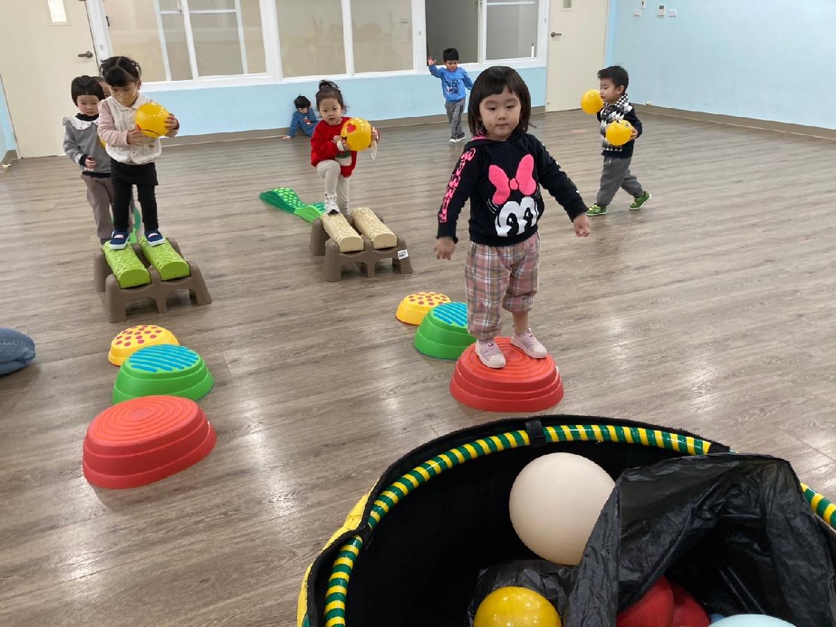 球球搬運工~平穩的走路不跌倒囉！