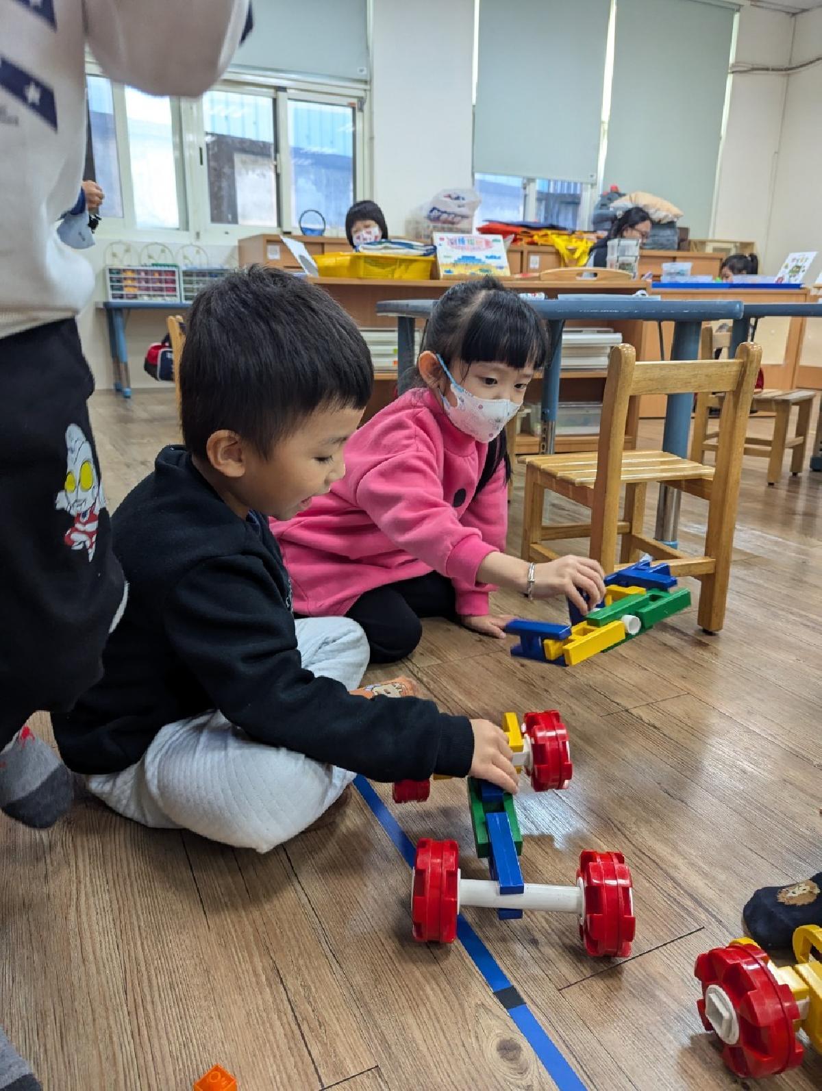 line_album_20241209 運動.團討.學習區_241209_4